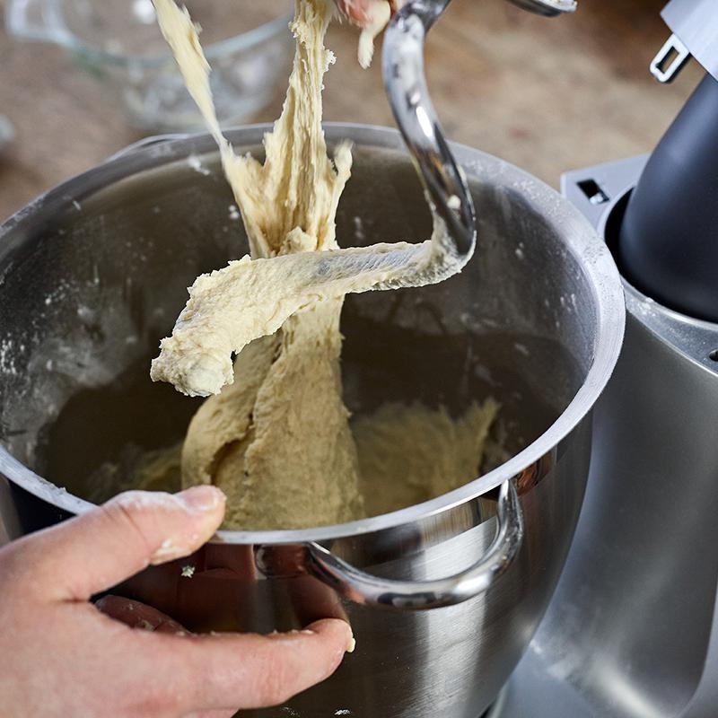 Kuchyňský robot KENWOOD Chef XL KVL4220S stříbrný