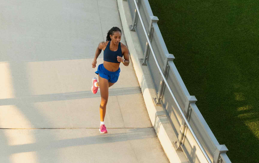 Garmin Forerunner 570 mají vícepásmovou GPS s technologií SatIQ