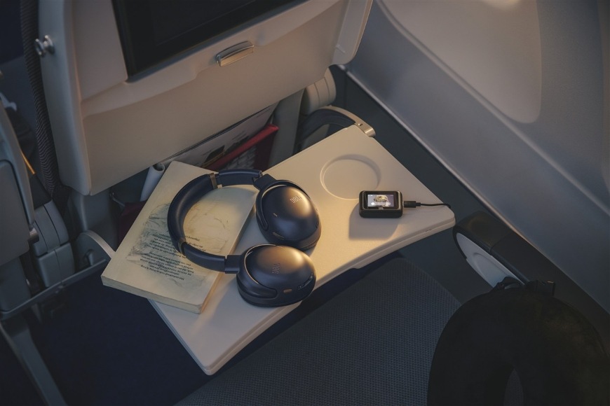 JBL Tour One M3 Smart TX, béžová