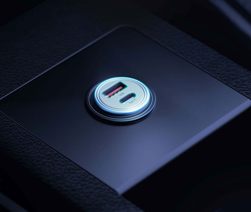 Adaptér do auta 3mk Hyper USB-C/USB-A instalovný v interiéru vozu