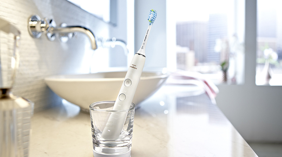 Zubní kartáček Philips Sonicare 9000 DiamondClean HX9911/27 bílý Zubní kartáček Philips Sonicare 9000 DiamondClean HX9911/27 bílý