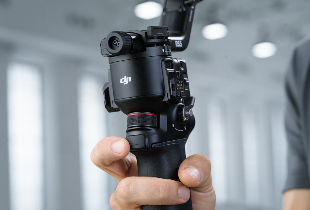 Stabilizátor DJI RS 5 černý DJI RS 5 má novou rukojeť Electronic Briefcase Handle