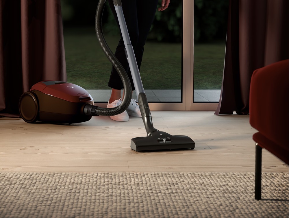 Podlahový vysavač Electrolux Pure D8.2 PD82-ANIMA červený