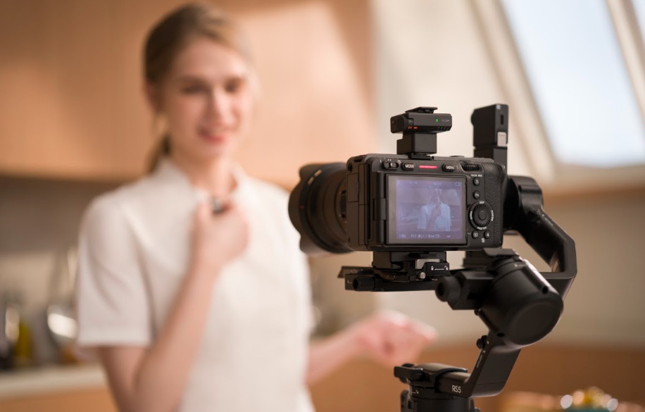 Mikrofon DJI Mic Mini 2S (1 TX + 1 RX) černý S DJI Mic Mini 2S lze k jednomu přijímači připojit až čtyři vysílače