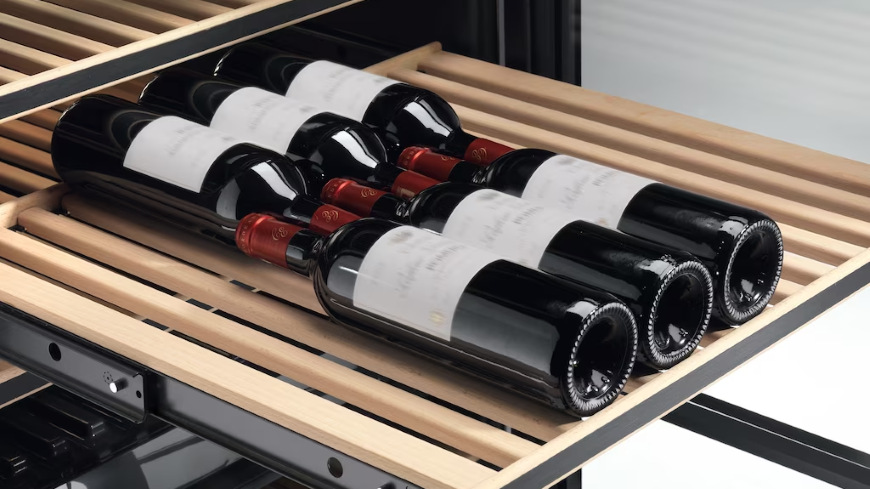 Vinotéka Miele KWTUS 7055 F černá/sklo Vinotéka Miele KWTUS 7055 F černá/sklo