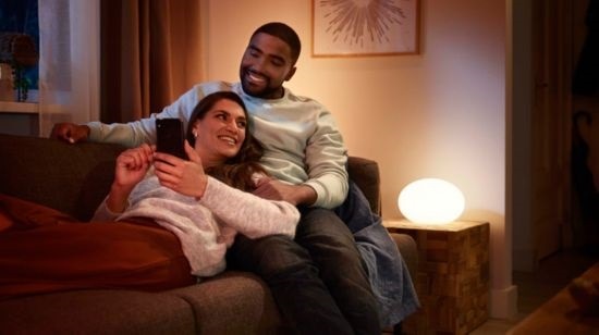 Chytrá žárovka Philips Hue Bluetooth, 5,7W, E14, White Chytrá žárovka Philips Hue Bluetooth, 5,7W, E14, White