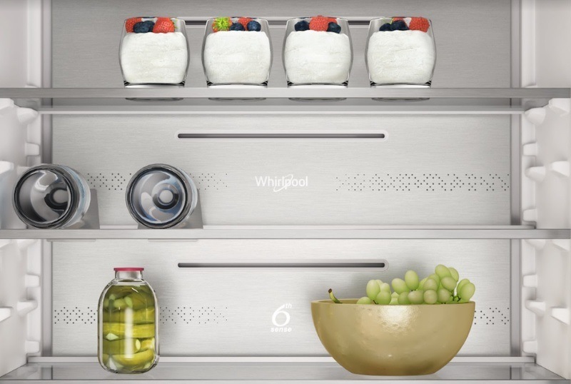 Chladnička s mrazničkou Whirlpool WH SP70 T122 bílá Chladnička kombinovaná Whirlpool WH SP70 T122, NoFrost vestavná, držák na 2 láhve