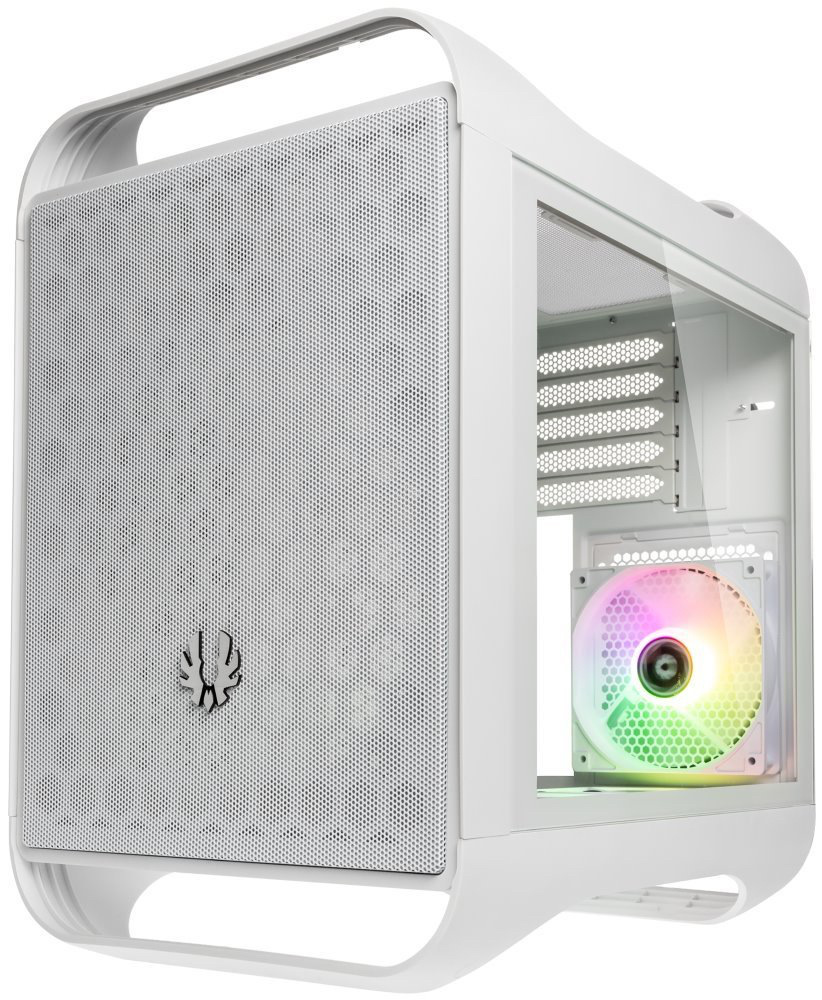 Case BitFenix Prodigy M 2022 ARGB bílá Pohled zepředu do útrob PC skříně přes pravý přední roh. Uvnitř je zachycen prostor bez komponentů pouze se svítícím zadním ventilátorem.