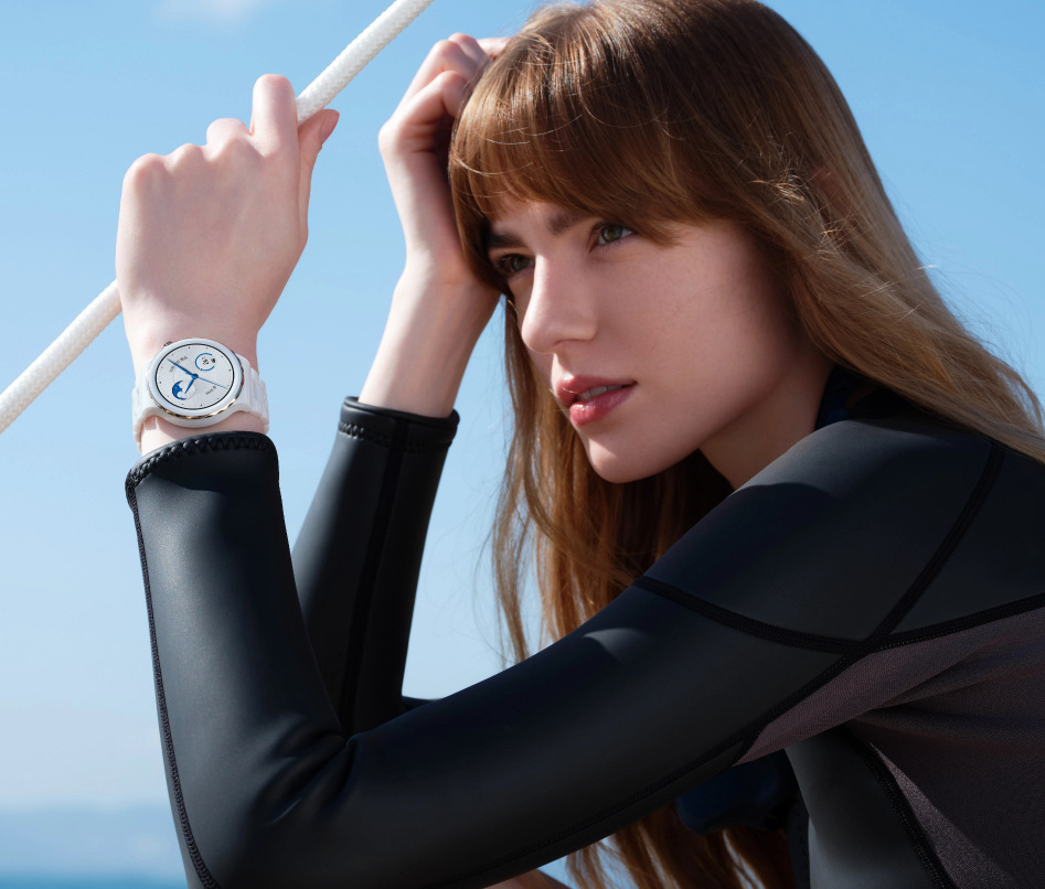 Chytré hodinky Huawei Watch GT3 Pro 43 mm - Gold Bezel White Ceramic Case + White Ceramic Strap