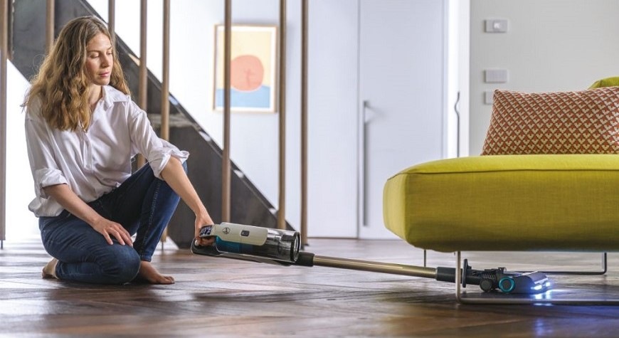 Tyčový vysavač Hoover HF910P 011