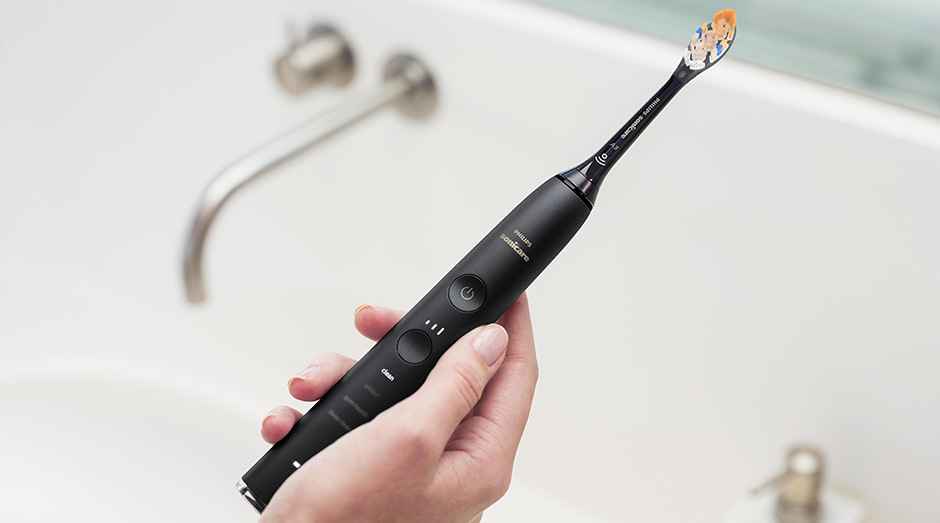 Zubní kartáček Philips Sonicare 9400 DiamondClean HX9917/89 černý Philips HX9917/89 Sonicare 9400 DiamondClean