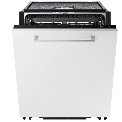 myčka Samsung DW80H73WBB0U1 s šedou dekorační deskou pootevřená