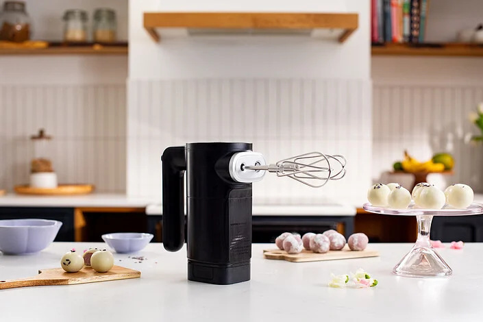 Ruční šlehač KitchenAid 5KHMR762BM (s baterií) černý