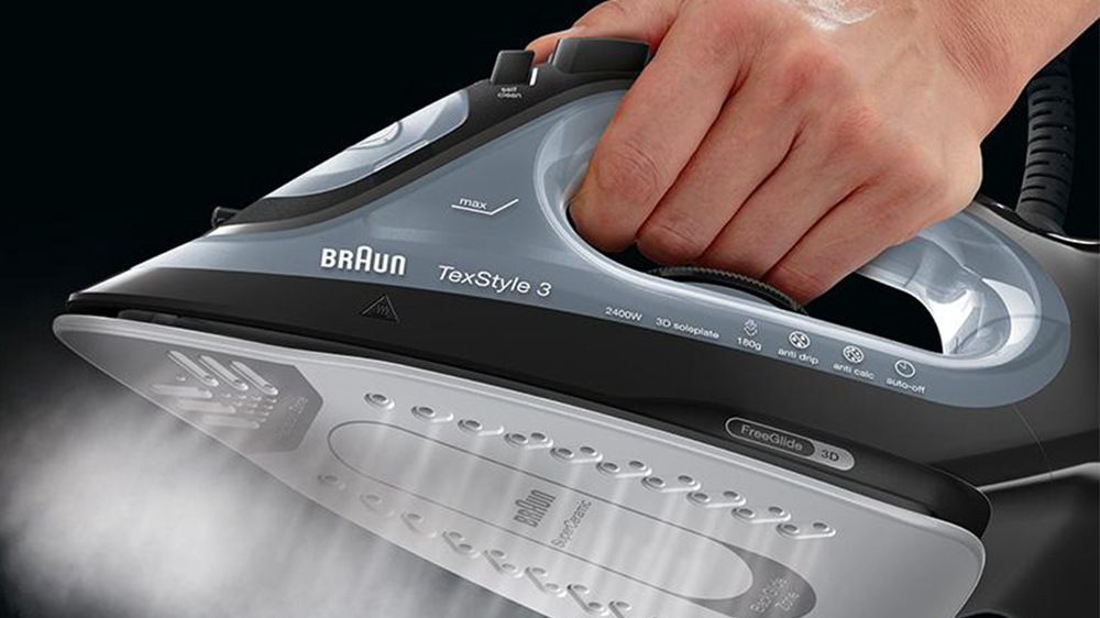 Žehlička Braun TexStyle 3 SI3055BK černá Žehlička Braun TexStyle 3 SI3055BK černá