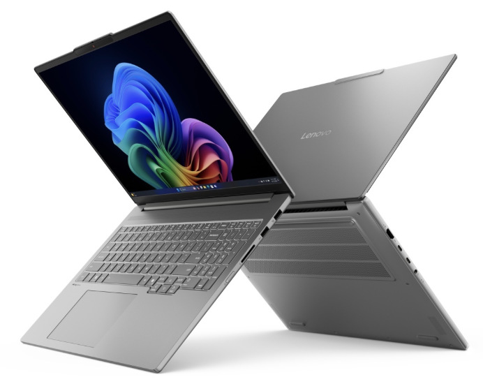 Lenovo IdeaPad Pro 5 16AKP10 z přední a zadní strany s pohledem na spodní kryt
