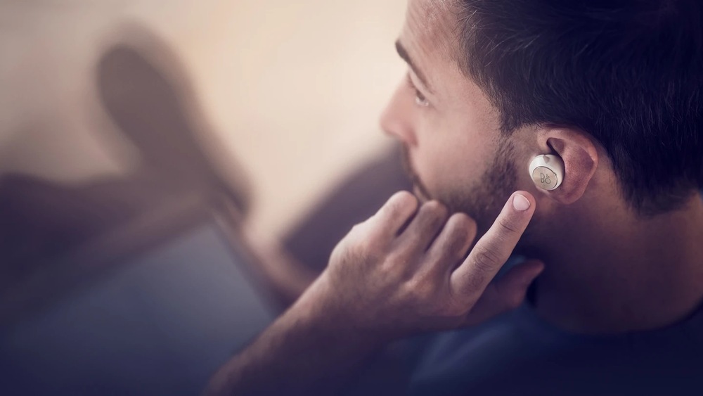 Sluchátka Bang & Olufsen Beoplay EQ zlatá/béžová Sluchátka Bang & Olufsen Beoplay EQ zlatá/béžová
