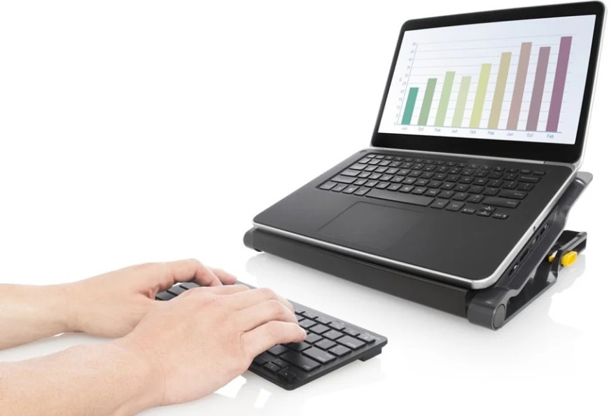 Chladící podložka pro NTB Targus Chill Mat Stand 17", USB-A Hub 4 porty černá Chladící podložka pro NTB Targus Chill Mat Stand 17", USB-A Hub 4 porty - černá