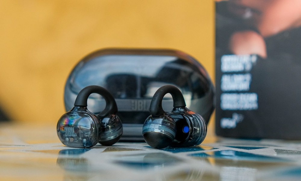 Sluchátka JBL Soundgear Clips černá