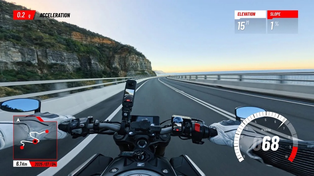 Dálkový ovladač Insta360 GPS/MIC černý POV záběr jízdy na motocyklu doplněný o grafiku trasy a rychlosti