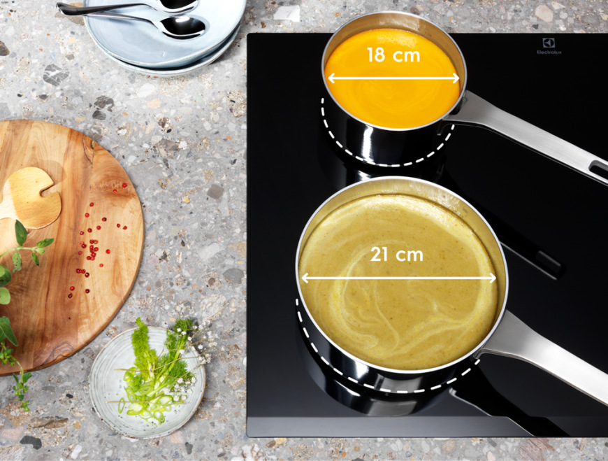 Indukční varná deska Electrolux EIS6134 černá