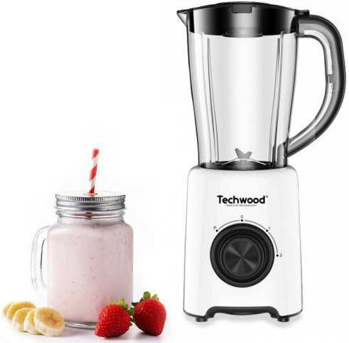 Příprava smoothie v mixéru Techwood TBL771