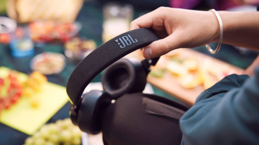 Sluchátka JBL Live 670NC bílá Sluchátka JBL Live 670NC bílá
