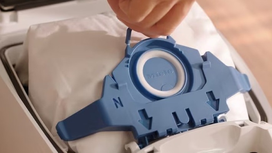 Sáčky do vysavače Miele CO Allergy XL HyClean Pure (8 ks) Detail otvoru prachového sáčku