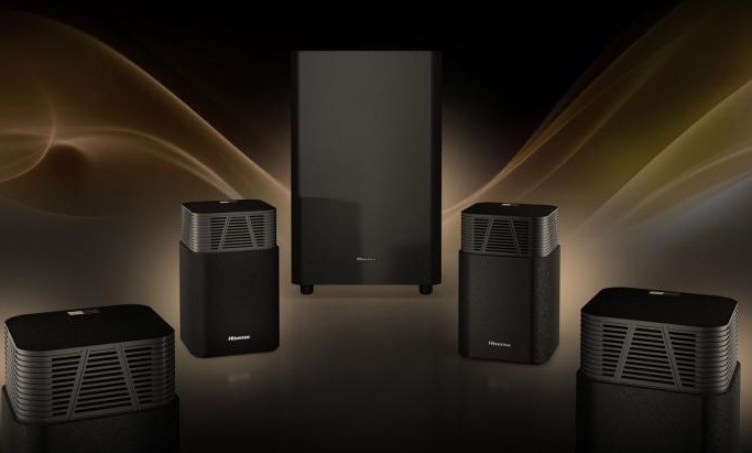 Soundbar Hisense HT SATURN se 4 zadními reproduktory.