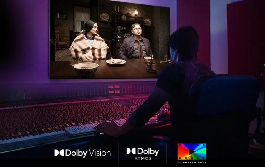 Dolby Vision a Dolby Atmos vytváří domácí kino s realistickým obrazem a prostorovým zvukem všude kolem.