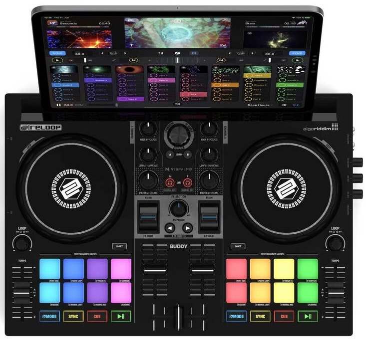 Mixážní pult Reloop Buddy černý DJ kontrolér Reloop Buddy s integrovaným držákem pro tablet