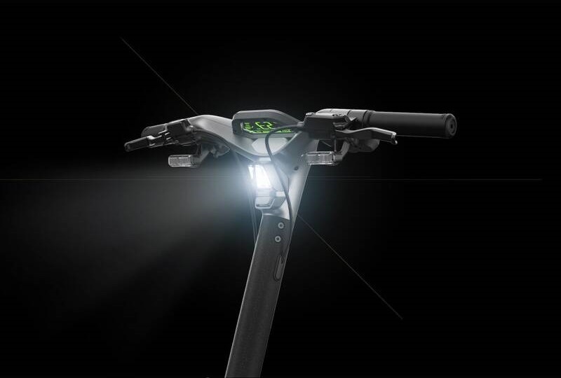 Elektrická koloběžka Segway SuperScooter GT2 Elektrická koloběžka Segway SuperScooter GT2