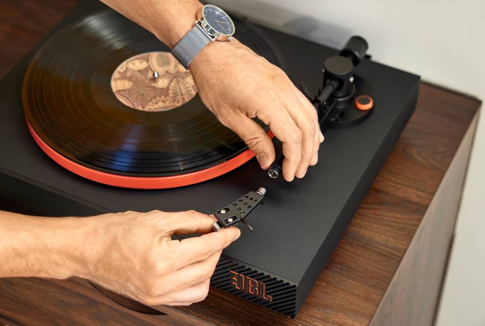 Gramofon JBL Spinner BT černý/oranžový