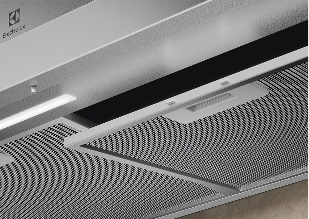Odsavač par Electrolux série 500 LFC519X nerez Pootevřený tukový filtr digestoře Electrolux.