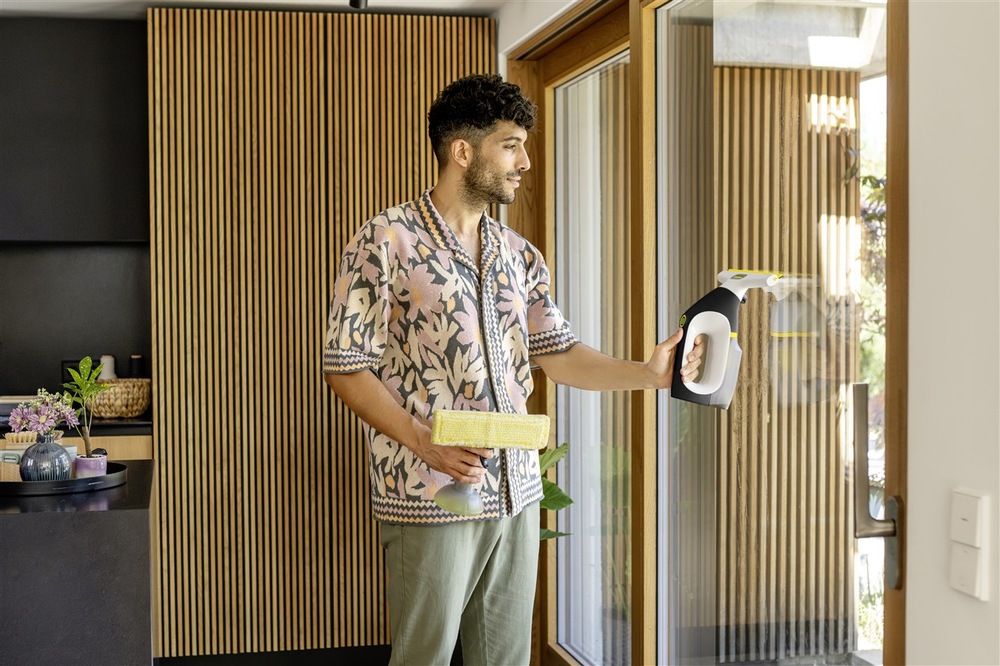 Čistič oken Kärcher WV 3 Comfort Extended černý/bílý Čistič oken Kärcher - až 35 minut akumulátorového provozu