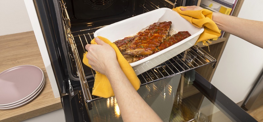 Vestavná trouba Gorenje BO6735E02BK, černá, GentleBake
