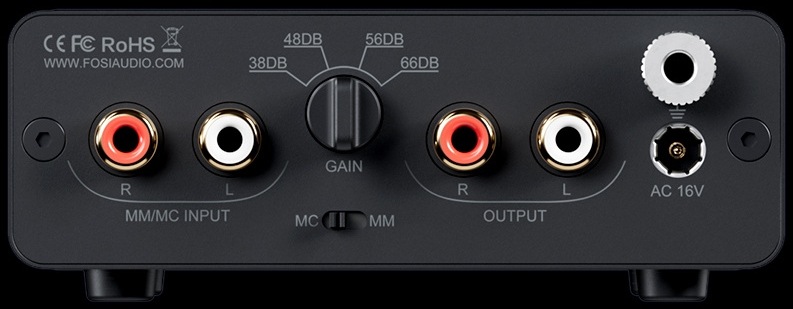 Gramofonový předzesilovač Fosi Audio Box X5 černý Detail zadní strany předzesilovače Fosi Audio Box X5 s konektory