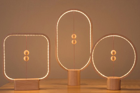 Stolní LED lampička Powercube Heng Balance Square USB - Light Wood Stolní LED lampička Powercube Heng Balance Square USB - Light Wood