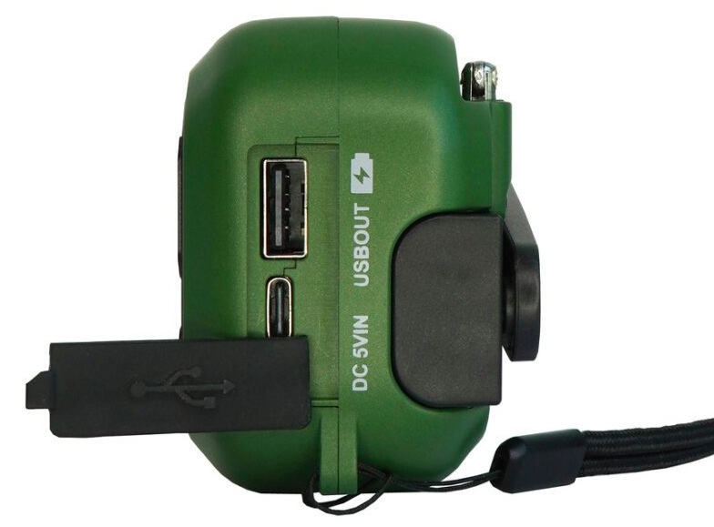 Zadní konektory USB výstup a USB-C vstup pro nabíjení zařízení a doplnění energie