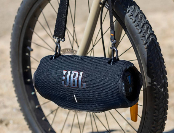 Přenosný reproduktor JBL XTREME 4, černý můžete ovládat pomocí telefonu skrze aplikaci JBL Portable