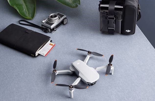 Dron DJI Mini 2 Fly More Combo šedý