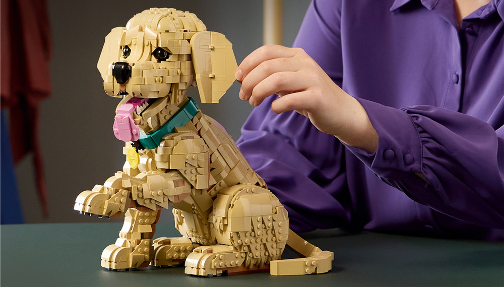 Stavebnice LEGO® Icons 11384 Štěně zlatého retrívra Pohyblivá hlava, uši, ocas a končetiny umožňují měnit postoj pejska a vytvářet různé výrazy.