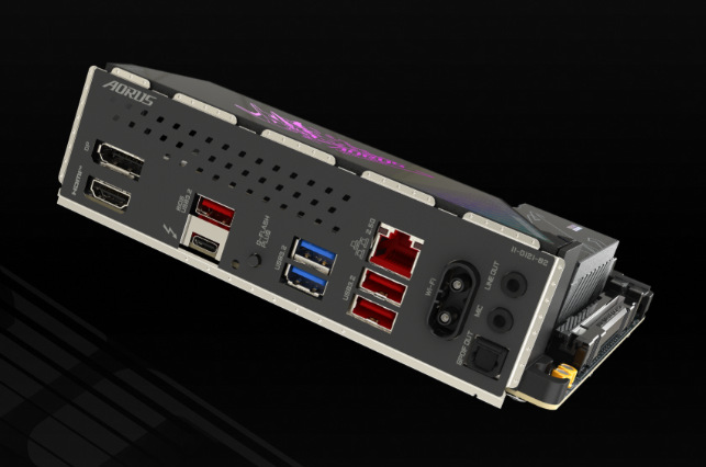Gigabyte Z890I AORUS ULTRA i přes kompaktní rozměry nabízí například Thunderbolt 4 nebo Wi-Fi 7
