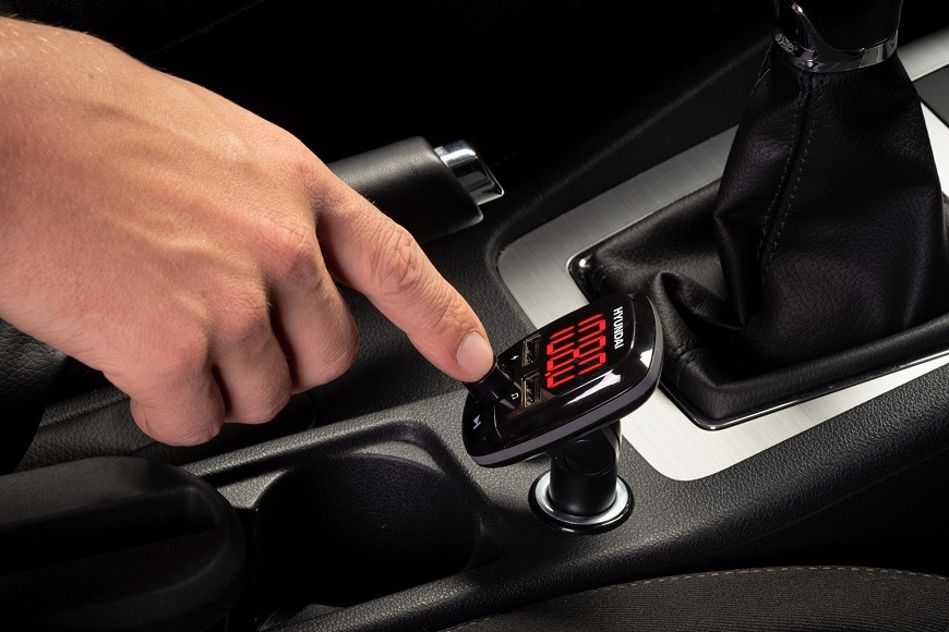 FM Transmitter Hyundai FMT 380 BT CHARGE černý FM Transmitter Hyundai FMT 380 BT CHARGE černý