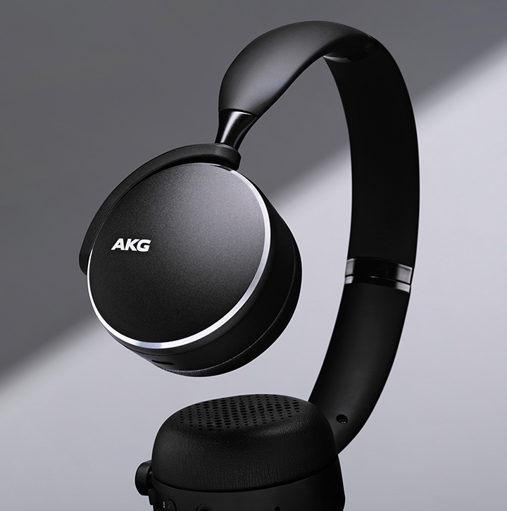 Sluchátka AKG Y500 černá Sluchátka AKG Y500 černá