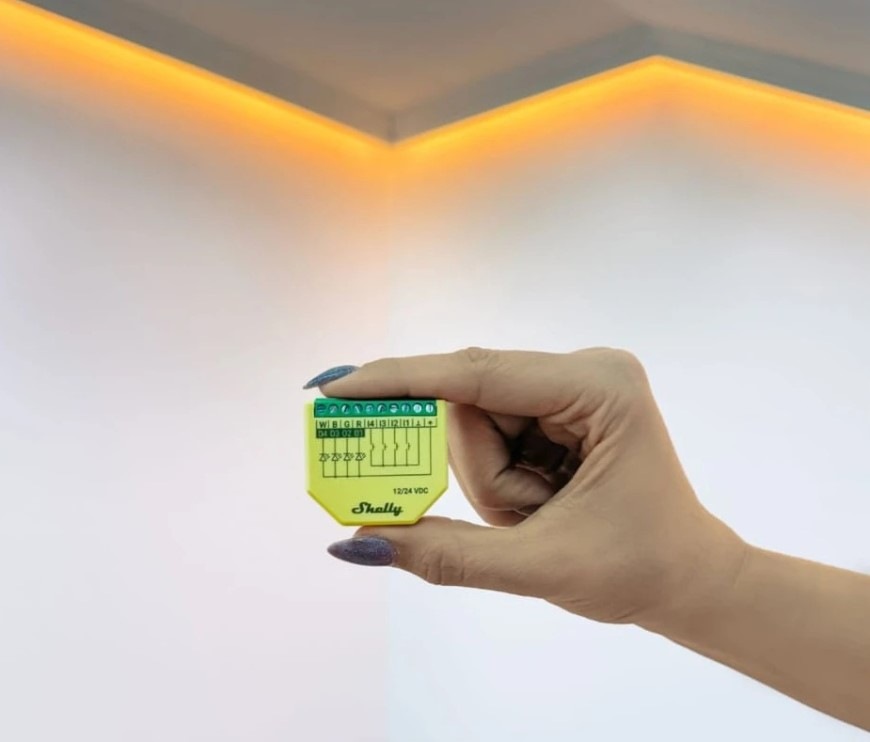 Modul Shelly Plus RGBW, stmívač pro LED pásky, WiFi - žlutý