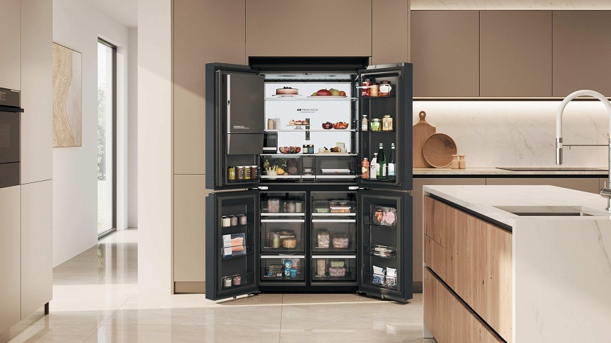 otevřená lednice Haier HCW99F18DIMB v kuchyni