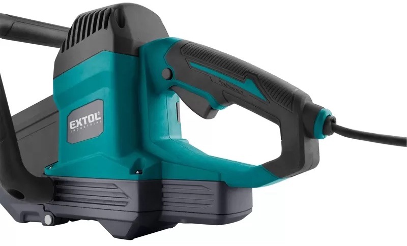 Pila elektrická EXTOL Industrial 8793110 detail ergonomické rukojeti a těla elektrické pily Extol Industrial