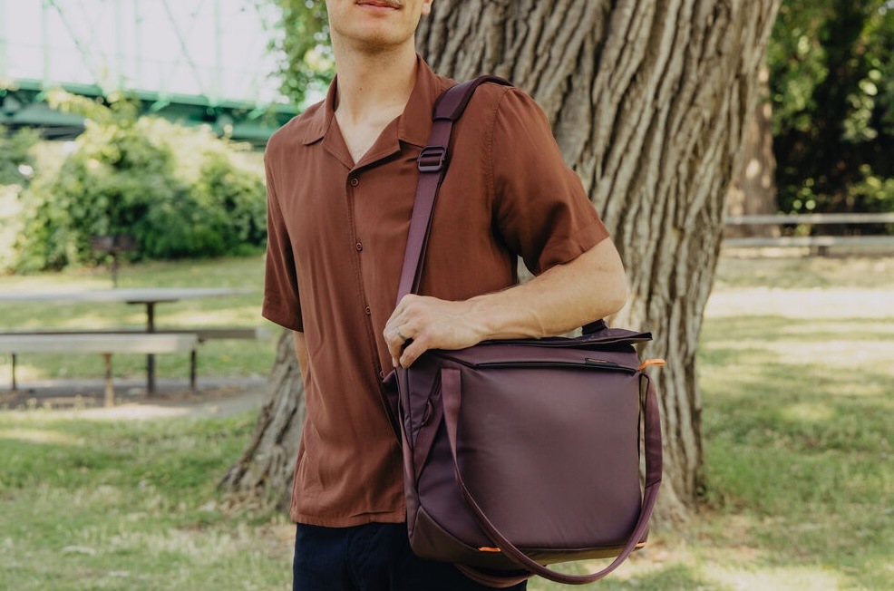Taška Peak Design Everyday Tote 15L (v2) vínová Taška Peak Design Everyday Tote 15L (v2) vínová