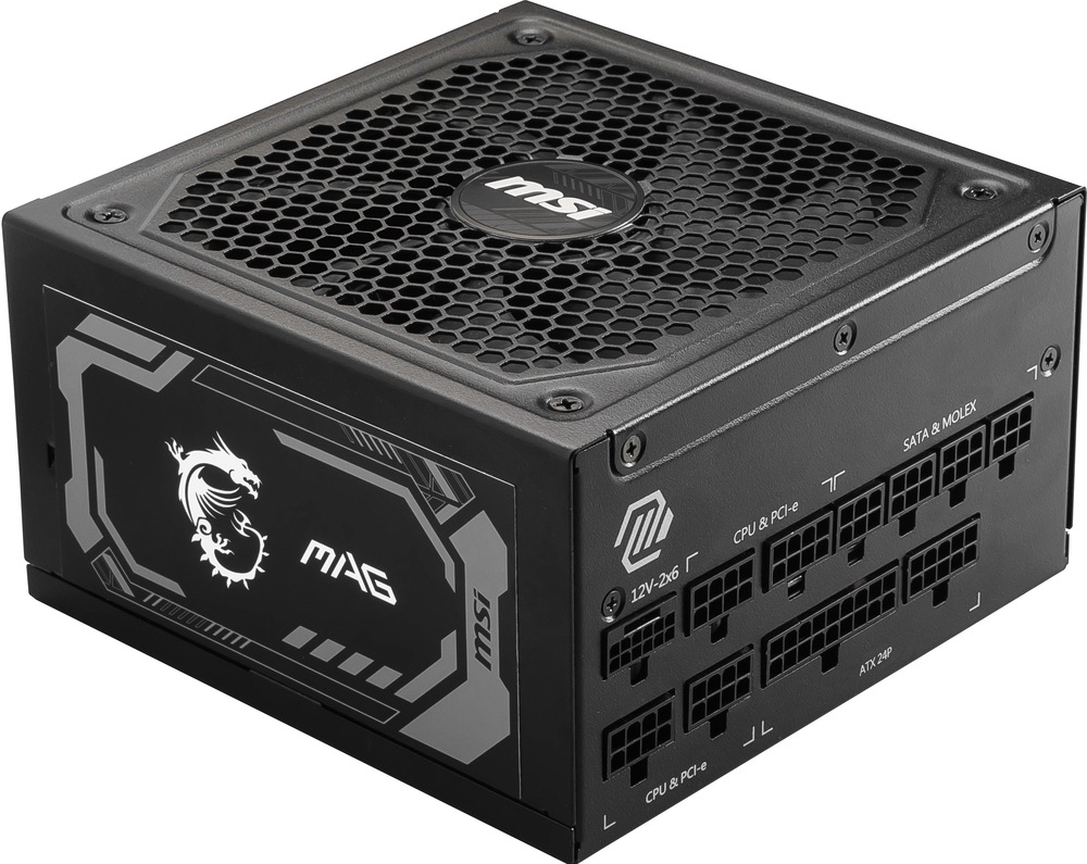 Na snímku je vyfocený zdroj o rozměrech 150 × 150 × 86 mm. Leží na spodní straně a můžeme vidět ventilátor skrytý za mřížkou a zadní stěnu s porty pro připojení napájení a další pin porty.