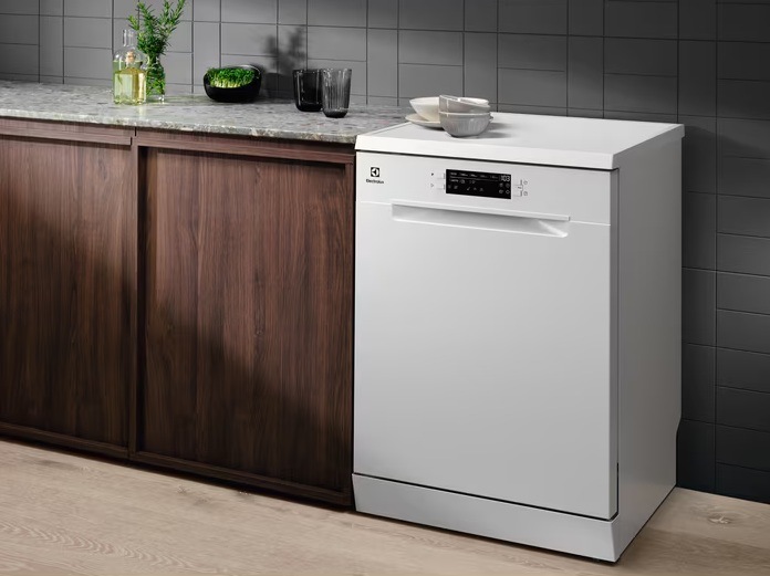 Myčka nádobí Electrolux Série 600 ESM48210SW bílá